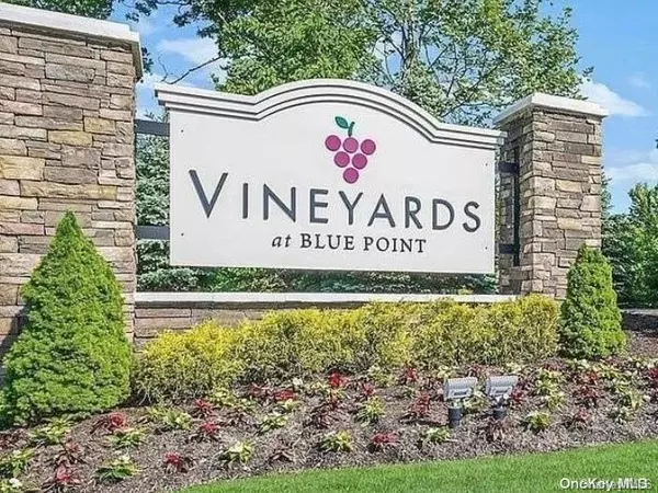 204 Halley DR #265, Blue Point, NY 11715