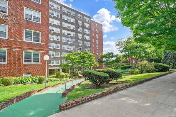 164-20 Highland Avenue #8J, Jamaica, NY 11432