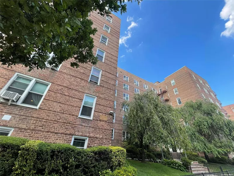 88-01 35th Ave #6E, Jackson Heights, NY 11372