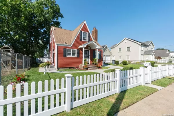 623 George AVE, Uniondale, NY 11553