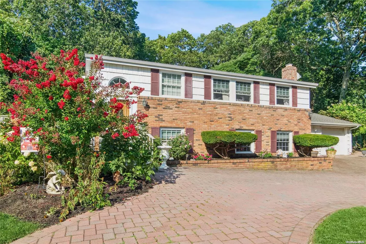 East Setauket, NY 11733,36 Bunny LN