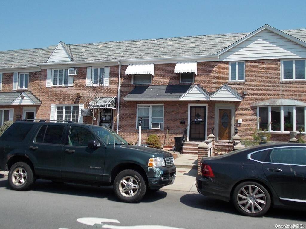 61-71 81 ST, Middle Village, NY 11379