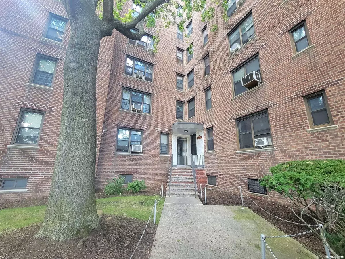 Corona, NY 11368,113-15 34 Avenue #5A