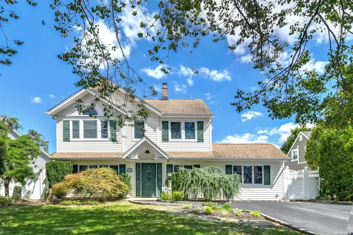 Levittown, NY 11756,25 Elmtree LN