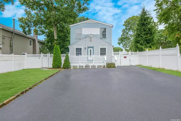 38 Laurelton AVE, Selden, NY 11784