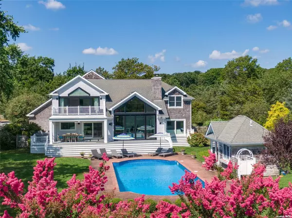 Remsenburg, NY 11960,18 Remsen LN