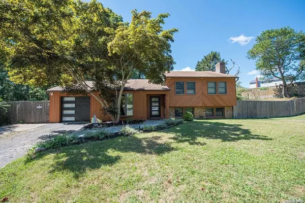 Coram, NY 11727,34 Crater Lake DR