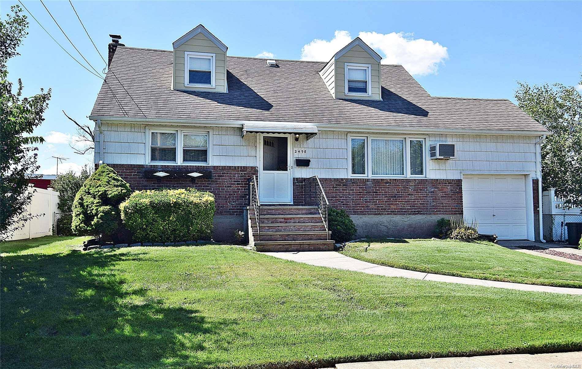 2498 Freeport ST, Wantagh, NY 11793