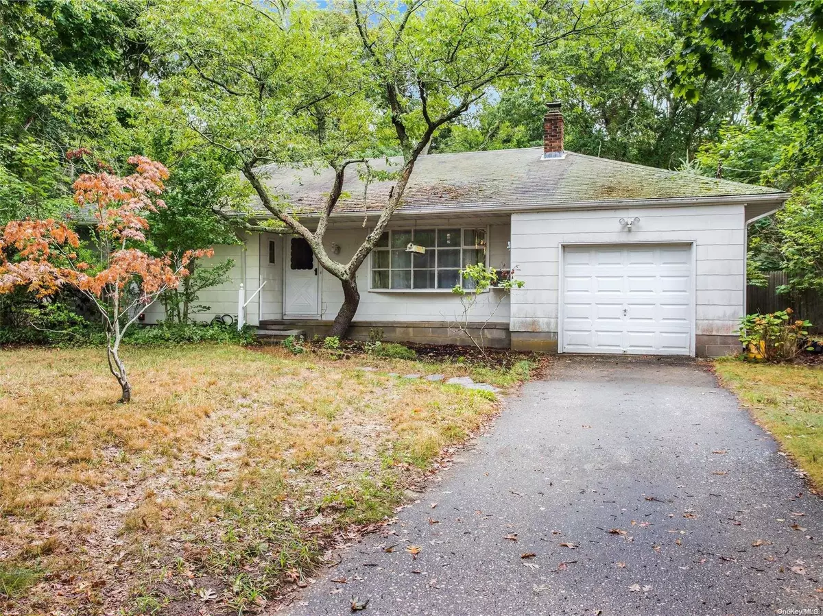 Hampton Bays, NY 11946,145 Ponquogue AVE