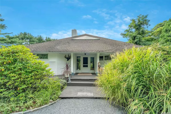 19 Laila LN,  Remsenburg,  NY 11960