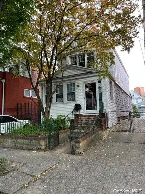 Elmhurst, NY 11373,81-30 Dongan AVE