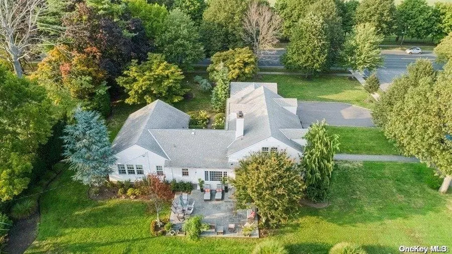 Garden City, NY 11530,278 Stewart AVE