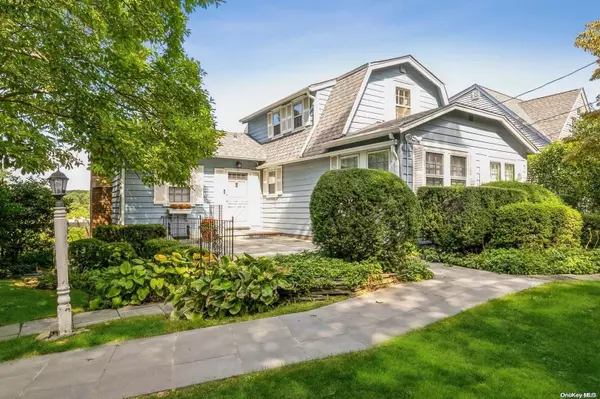 7 Harborview AVE, Greenlawn, NY 11740