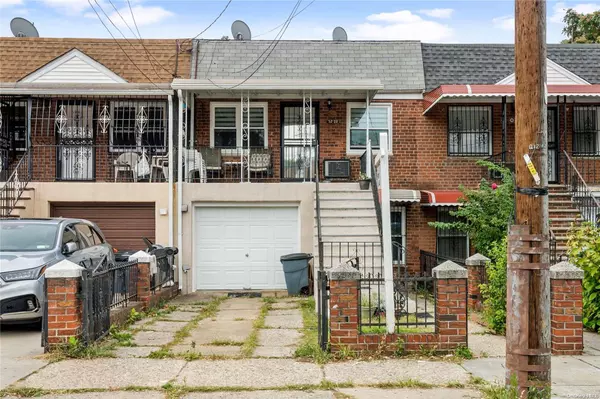 East Elmhurst, NY 11370,32-20 71st ST