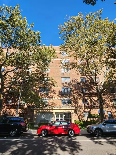 153-25 88 ST #3G, Howard Beach, NY 11414