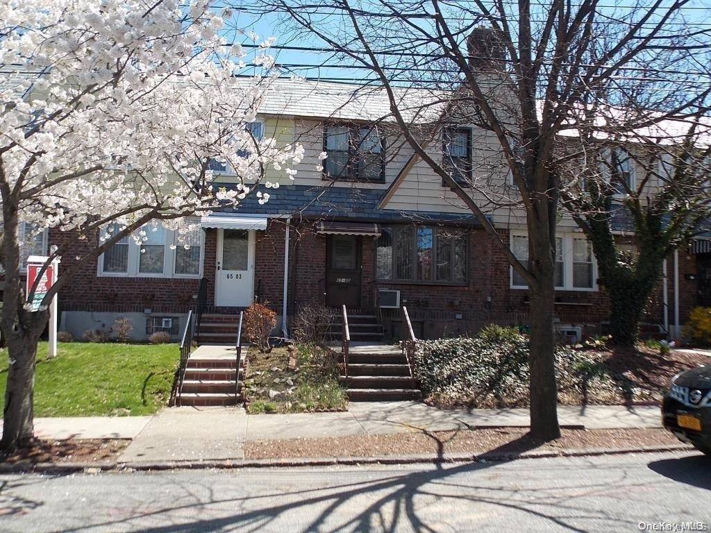 65-05 77th ST, Middle Village, NY 11379