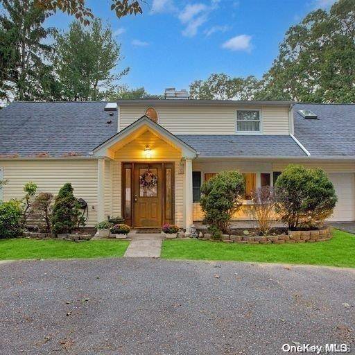 136 Holbrook RD, Holbrook, NY 11741