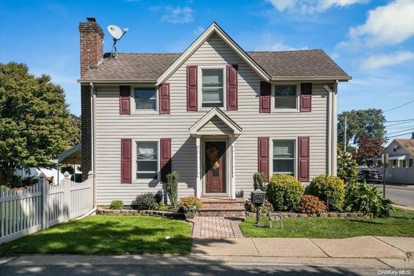 1 Westerly AVE, Bethpage, NY 11714