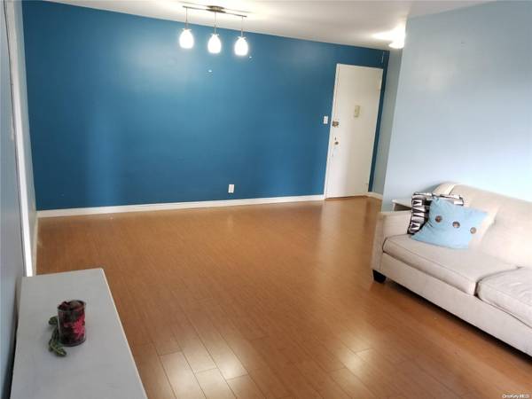 85-15 Main ST #5M, Briarwood, NY 11435