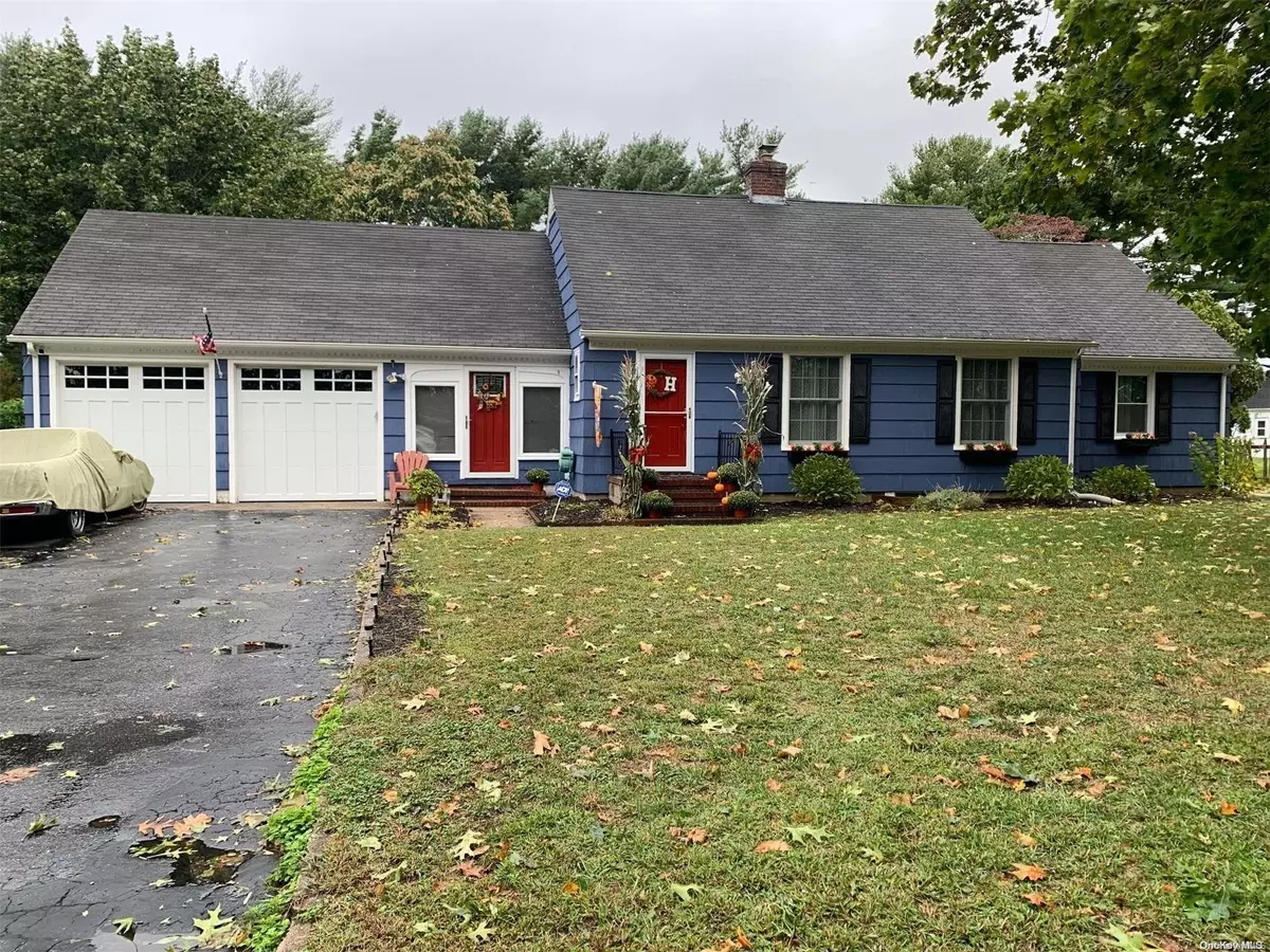 Riverhead, NY 11901,137 Oliver ST