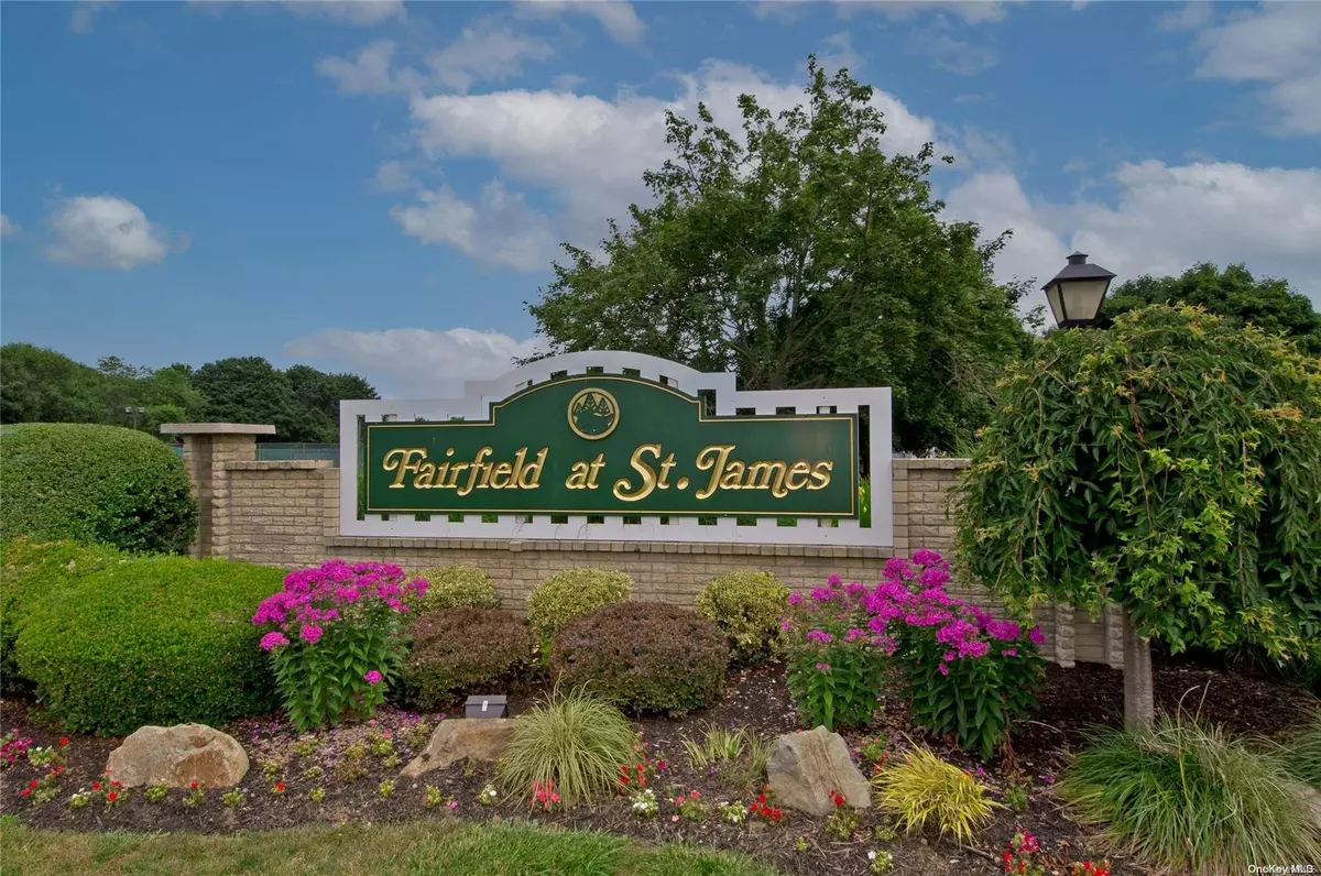 Saint James, NY 11780,409 Alden CT #409