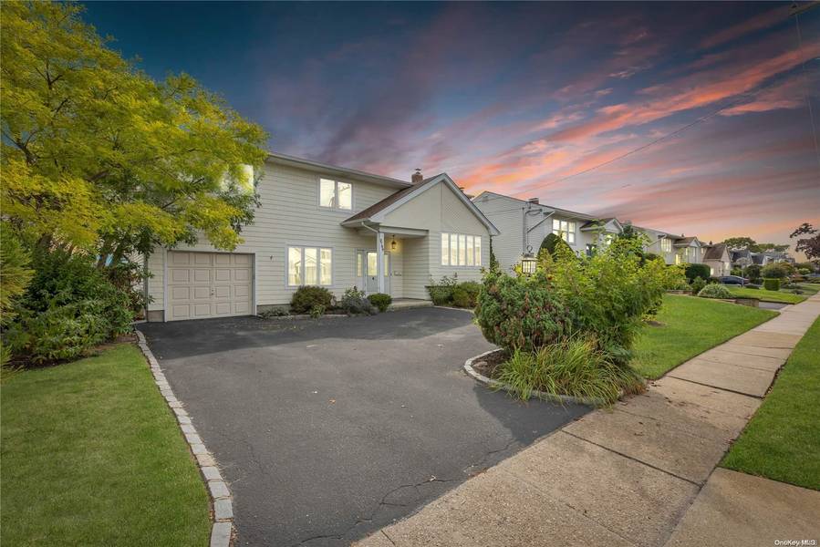 2789 Bayview AVE, Wantagh, NY 11793