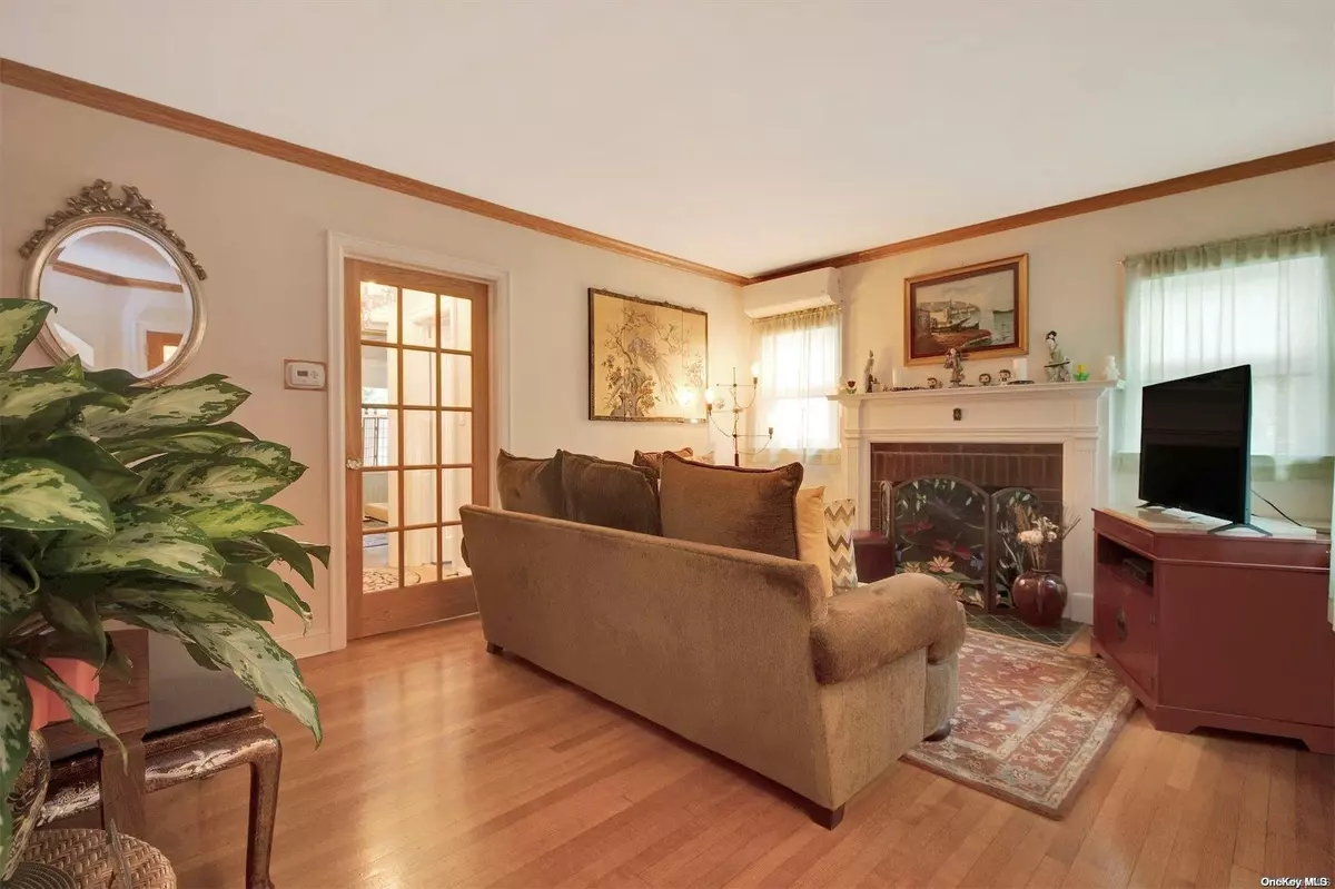 Malverne, NY 11565,18 School ST