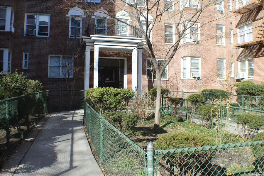 86-11 34th Ave #4D, Jackson Heights, NY 11372