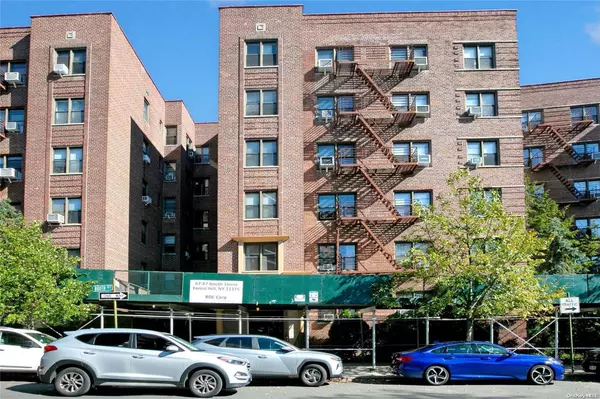 67-87 Booth Street #3C, Forest Hills, NY 11375