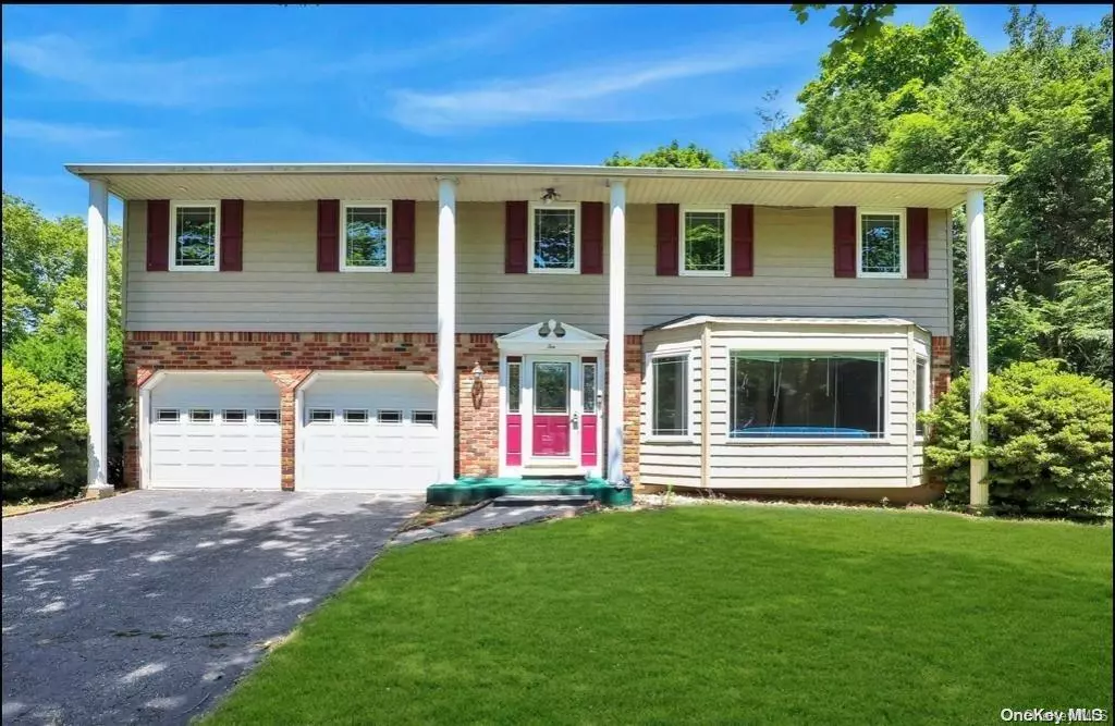 Greenlawn, NY 11740,10 Colony CT