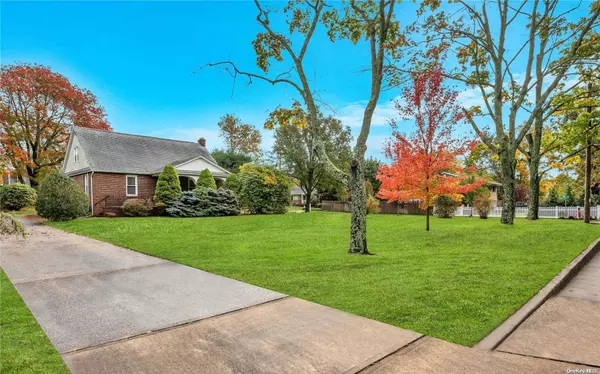 913 Hawkins AVE, Lake Grove, NY 11755