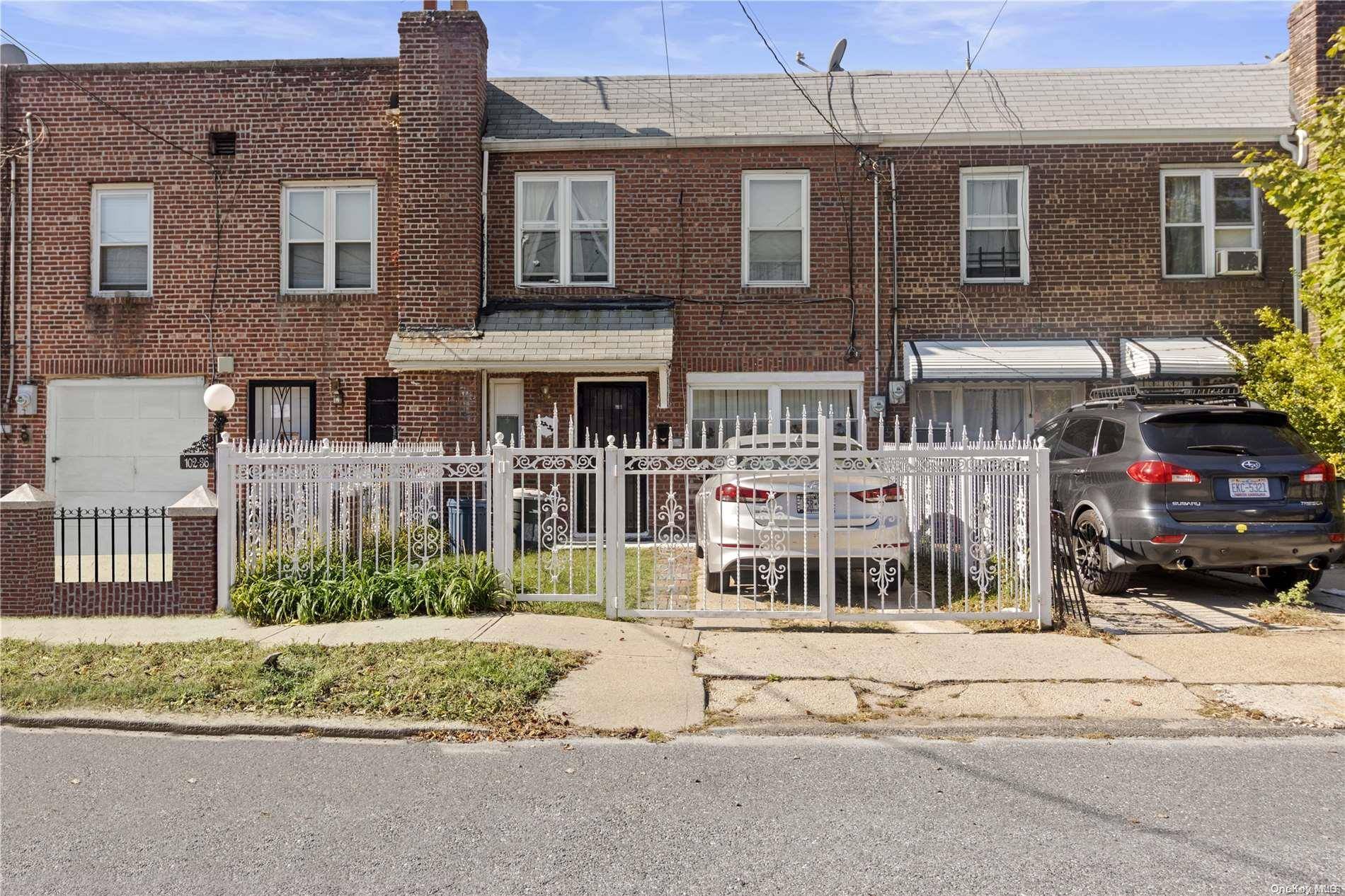 102-34 187th ST, Hollis, NY 11423
