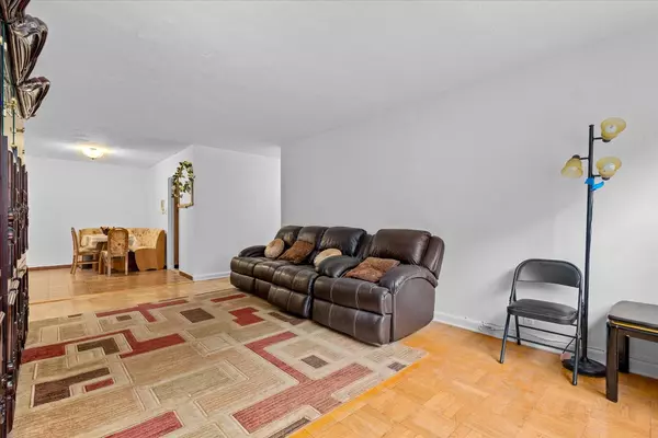 Forest Hills, NY 11375,102-30 66th RD #1H