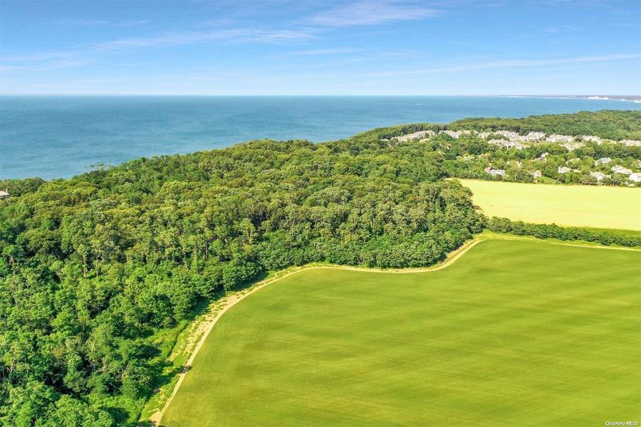 3544 Sound AVE, Riverhead, NY 11901