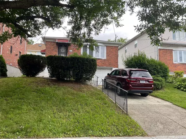 10922 Ditmars BLVD, East Elmhurst, NY 11369