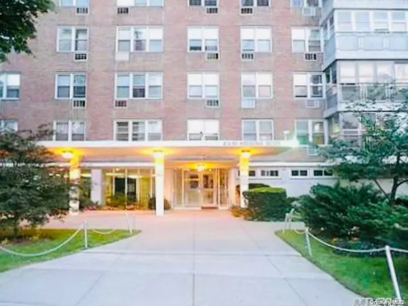 138-10 Franklin Avenue #8C, Flushing, NY 11355