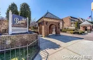 205-32 Brian CRES #17M, Bayside, NY 11360