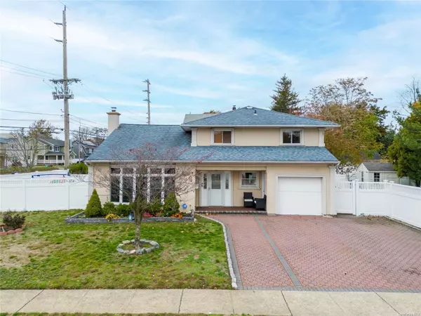 2431 Cliff LN, North Bellmore, NY 11710