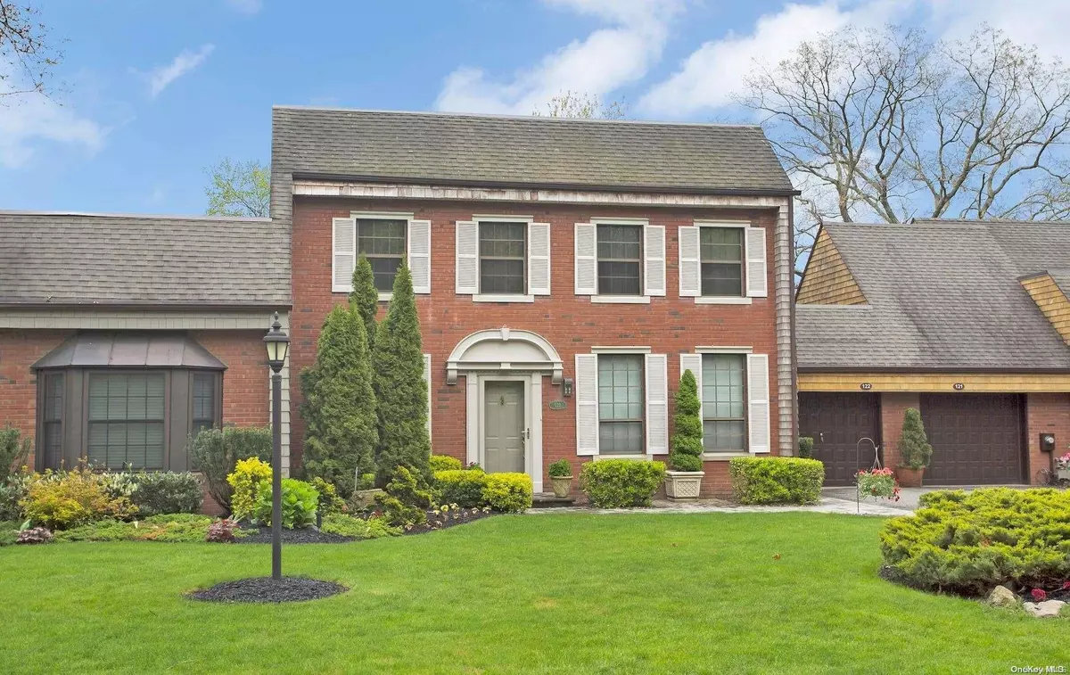 Bay Shore, NY 11706,122 Admirals DR #122