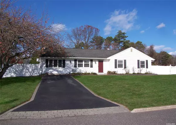 Coram, NY 11727,45 Felway DR