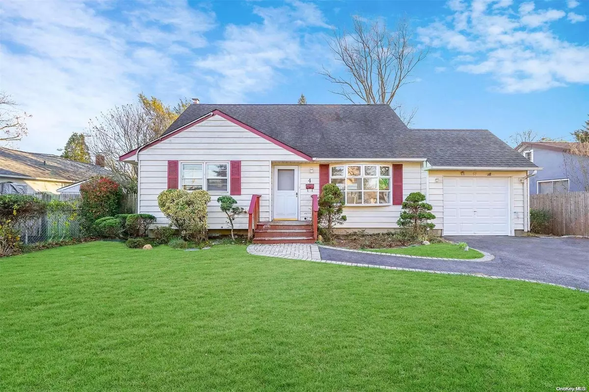 Bay Shore, NY 11706,4 Cherokee DR