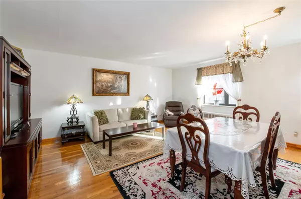 34-11 93rd ST #3D, Jackson Heights, NY 11372