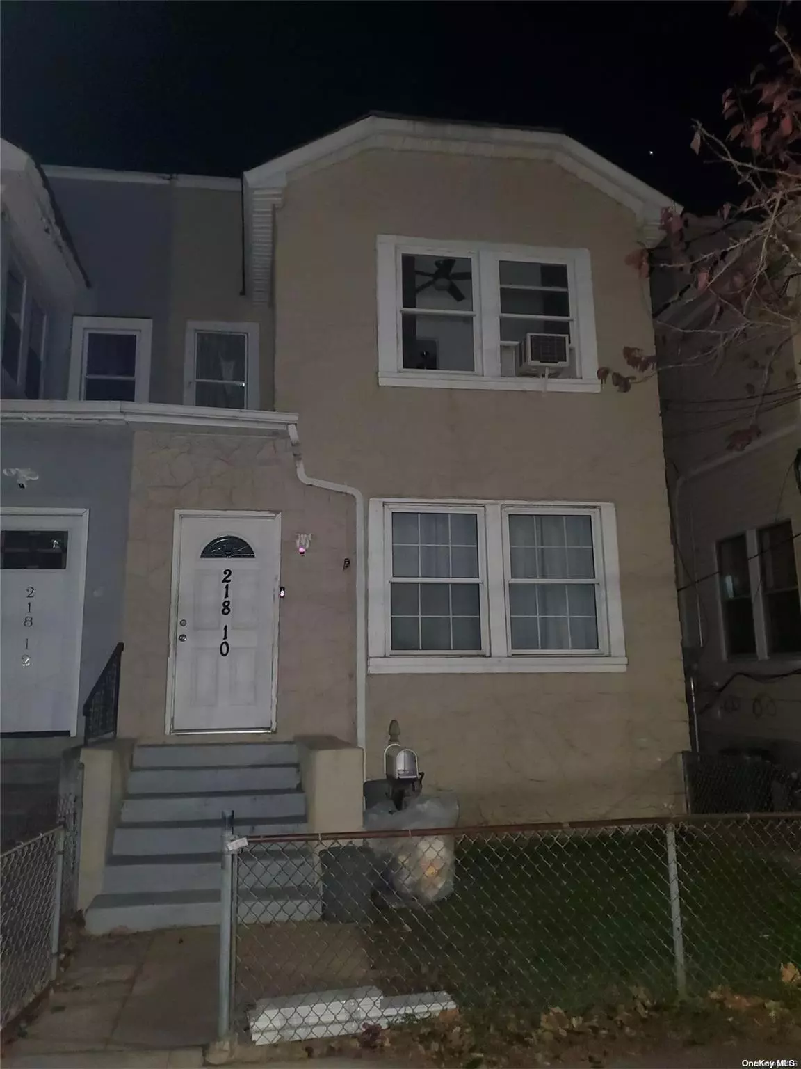 Springfield Gardens, NY 11413,218-10 137th AVE