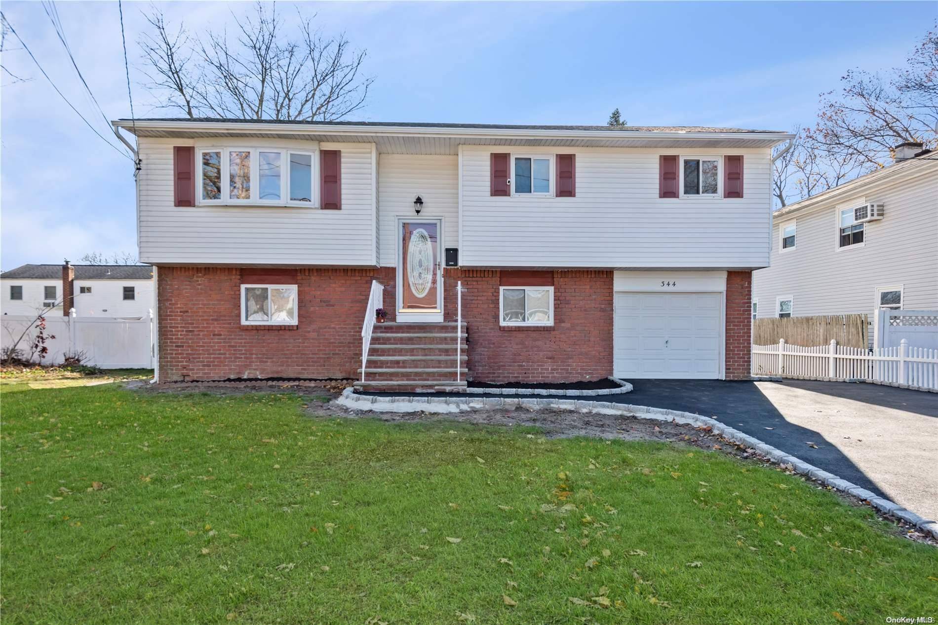 344 Lexington AVE, West Babylon, NY 11704