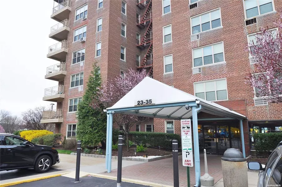 23-35 Bell Blvd BLVD #4E, Bayside, NY 11360