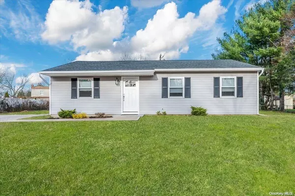 139 Pine RD, Coram, NY 11727