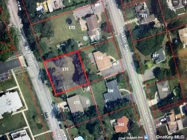 175 N 23rd ST, Wheatley Heights, NY 11798