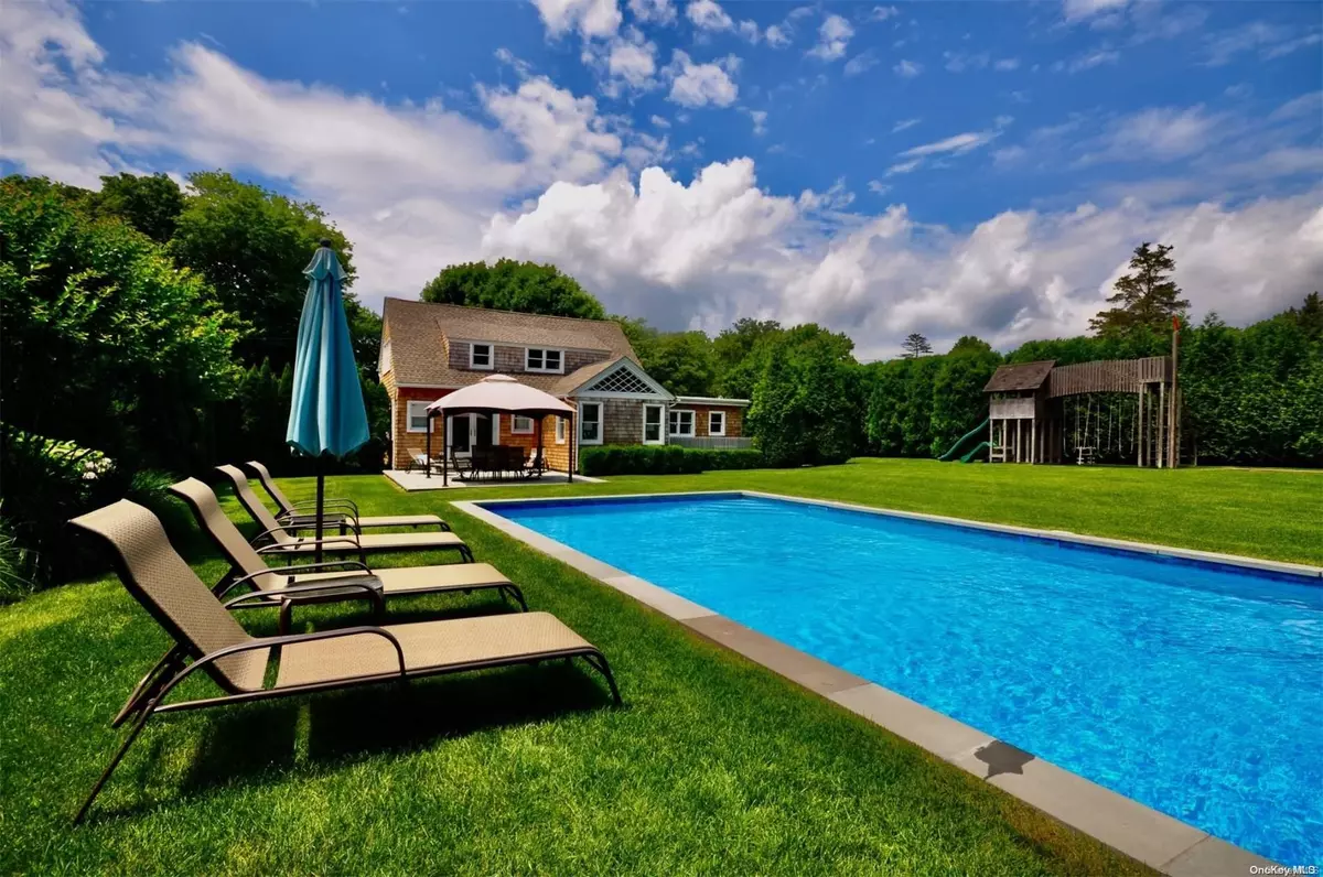 East Hampton, NY 11937,72 Osborne LN