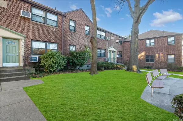 242-18 Horace Harding EXPY #A-14 L, Douglaston, NY 11362