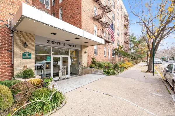 46-01 39th AVE #JR4, Sunnyside, NY 11104